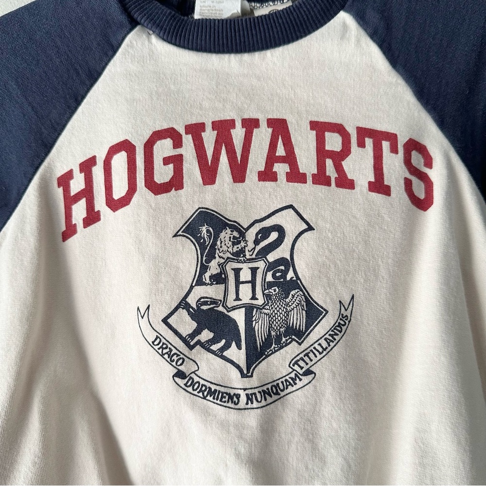 H&M Hogwarts Wazarding World Graphic Long Sleeve Shirt - Picture 2 of 5